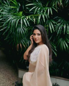 samyuktha-menon-latest-images-and-dress-style-photos-008
