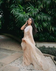 samyuktha-menon-latest-images-and-dress-style-photos-010