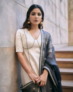 samyuktha-menon-latest-images-and-dress-style-photos-012