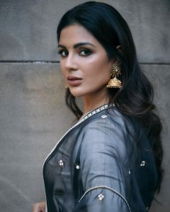 samyuktha-menon-latest-images-and-dress-style-photos-013