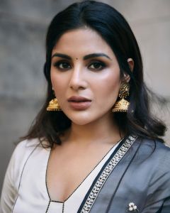 samyuktha-menon-latest-images-and-dress-style-photos-015