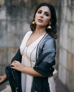 samyuktha-menon-latest-images-and-dress-style-photos-016