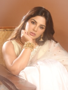 samyuktha-menon-latest-makeover-style-photos-015