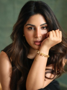 samyuktha-menon-latest-makeover-style-photos-034