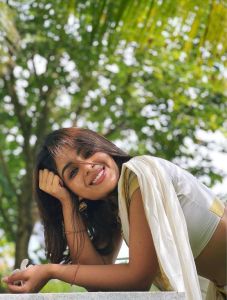 samyuktha-menon-latest-photos-in-kerala-set-saree-010