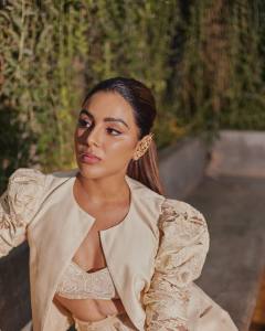 samyuktha-menon-new-photoshoot-in-white-coat-and-pants-007
