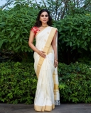 actress-samyuktha-menon-in-kerala-saree-photos-002
