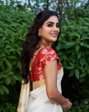 actress-samyuktha-menon-in-kerala-saree-photos-004