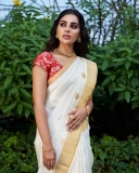 actress-samyuktha-menon-in-kerala-saree-photos-005