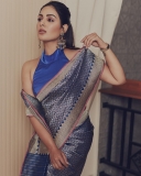 samyuktha-menon-in-blue-pattu-saree-photos-004