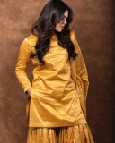 samyuktha-menon-in-golden-colour-outfits-001