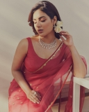 samyuktha-menon-in-red-saree-photos-002