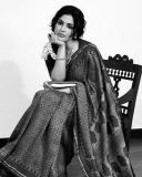 samyuktha-menon-new-photos-in-old-look-saree-002