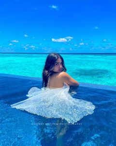 1_saniya-iyappan-instagram-photos-latest-005