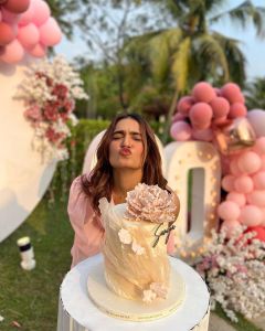saniya-iyappan-birthday-celebration-photos-latest-002
