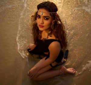 saniya-iyappan-hot-beach-photoshoot-001