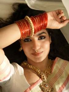 saniya-iyappan-in-onam-outfit-and-ornaments-trensing-ideas-photos-and-pics