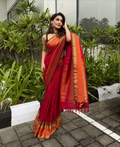 saniya-iyappan-in-red-and-orange-border-saree-photos-002