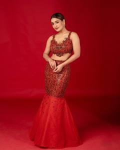 saniya-iyappan-in-red-fish-cut-lehenga-photos