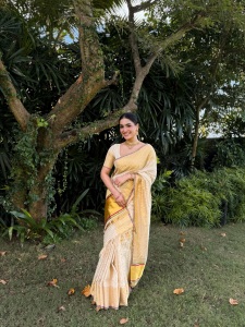 saniya-iyappan-in-saree-with-matching-ornaments-trending-ideas-photos