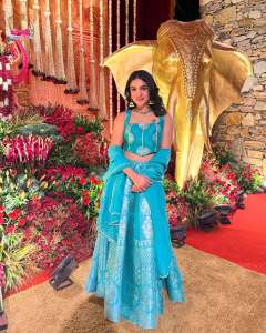 saniya-iyappan-in-wedding-function-dress-ideas-photos-003