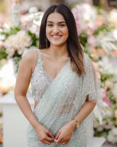 saniya-iyappan-in-white-stone-dressing-style-photos-002
