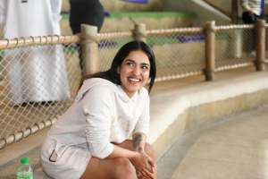 saniya-iyappan-in-white-stone-dressing-style-photos-004