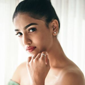 saniya-iyappan-latest-photos-hd