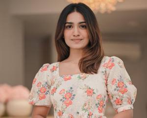 saniya-iyappan-latest-photos-in-saturday-night-promotion-003