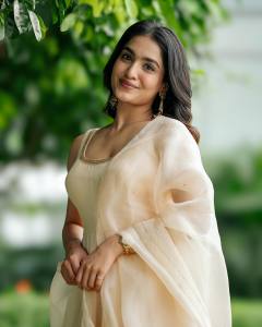 saniya-iyappan-latest-photoshoot-images-006