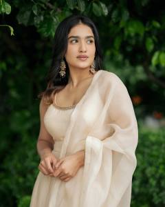 saniya-iyappan-latest-photoshoot-images-010