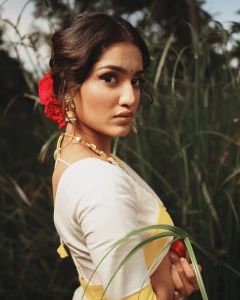 saniya-iyappan-latest-photoshoot.webp-002