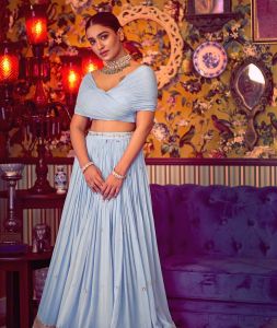 saniya-iyappan-new-photo-in-long-skirt