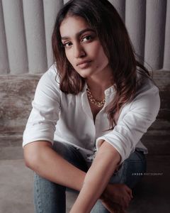 saniya iyappan new photos 1017-002