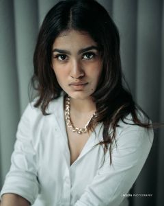 saniya iyappan new photos 1017-003