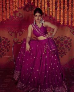 saniya-iyappan-new-photoshoot-in-lehenga-003