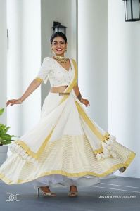 saniya iyappan onam photoshoot images-003