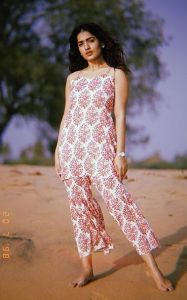 saniya iyappan pic