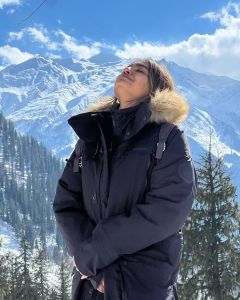 saniya-iyappan-solo-trip-photos-003