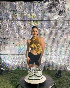 saniya-iyappan-stunning-birthday-dress-and-photos-002