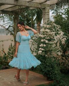 saniya-iyyappan-in-wide-neck-dress-photoshoot-019