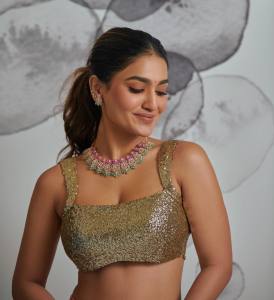 saniya-iyyappan-navaratri-look-photos-003