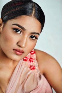 saniya iyyappan pictures