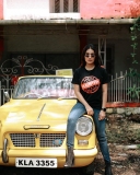 1_saniya-iyappan-new-photoshoot-for-kurup-movie-t-shirts-002
