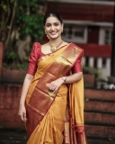 saniya-iyappan-in-pattu-saree-photos-new-look-002