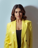 saniya-iyappan-latest-photoshoot-in-yellow-coat-003