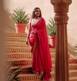 saniya-iyappan-new-photos-in-red-saree-002