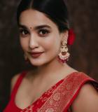 saniya-iyappan-red-saree-look-latest-photos-003