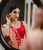 saniya-iyappan-red-saree-look-latest-photos