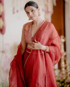 Santhi-Mayadevi-malayalam-actress-latest-photos-005